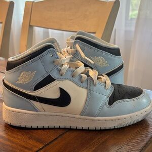 Nike Air Jordan Sneakers - Light Blue, Black, and White size 6Y (women’s 7.5)